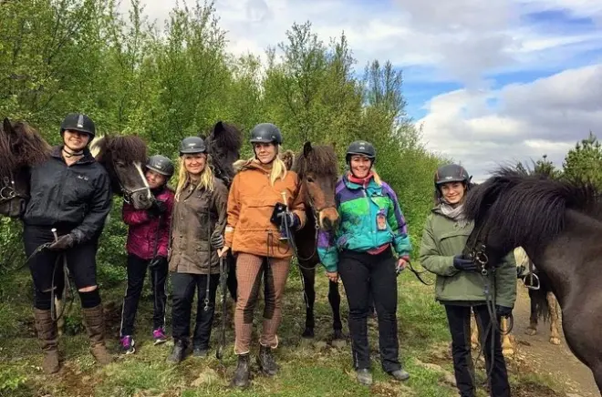Cavalgada em Akureyri: Cavalos islandeses e o tölt
