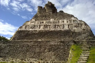 Ruines de Xunantunich et Blue Hole : Temples mayas et baignade