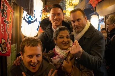 Feel the pulse of tokyo nightlife with a shinjuku bar crawl—explore omoide yokocho, kabukicho, and golden gai with a local guide. includes entry fees.