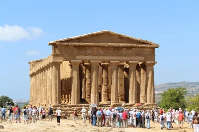 Descubra a sicília antiga com um passeio de um dia saindo de palermo, visitando o vale dos templos em agrigento e a villa romana del casale, com guia e transporte com ar-condicionado.