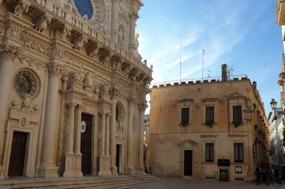 Step into lecce’s jewish museum, walk ancient streets, and see baroque icons with a local guide. includes museum ticket, accessible route, and small group feel.