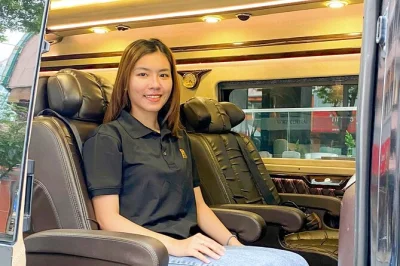 Scopri la storia dei cu chi tunnels, naviga il delta del mekong, assaggia il tè al miele e ascolta musica tradizionale in un tour di gruppo da ho chi minh con pick-up in hotel.