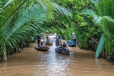 Delta del mekong, my tho e ben tre: tour da ho chi minh con pranzo locale, gite in barca e bici tra palme e villaggi tipici.