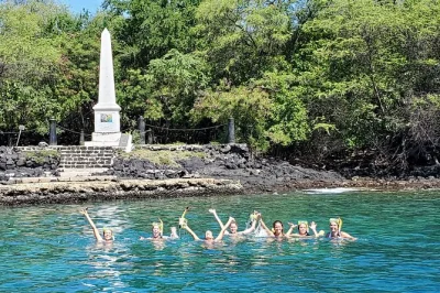 Swim with tropical fish at kealakekua bay, explore sea caves near captain cook monument, and hear hawaiian history from your guide. includes snacks and gear.