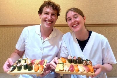 Erlebe in osaka namba einen sushi-kurs direkt bei dotonbori mit freundlichen einheimischen. inklusive sake-verkostung, mahlzeit und flexibler buchung am selben tag.