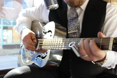 Erlebe memphis live bei einer bus-tour mit musikern von der beale street, live-auftritten, stopps im sun studio und spannenden geschichten. verschiedene ticketoptionen verfügbar.