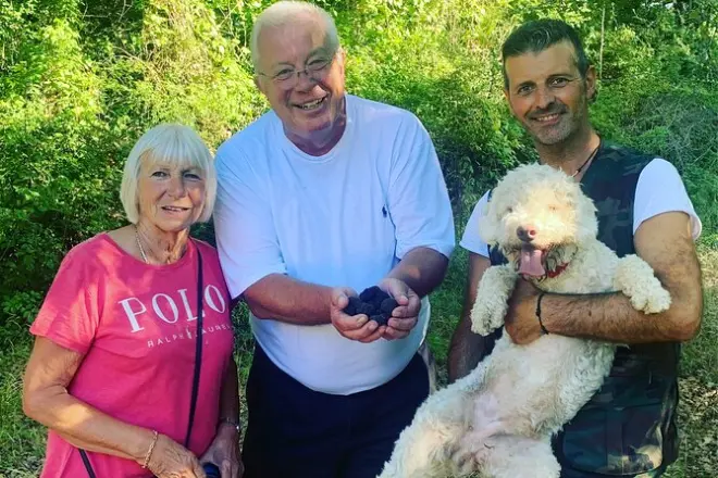 Truffle Hunting in Siena with Dogs and Tasting: 25-year expert guide