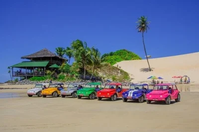 Erlebe eine aufregende buggy-tour durch die dünen von genipabu, die lagunen von jacumã & pitangui bei natal – mit hotelabholung, lokalem fahrer und mittagessen am strand.