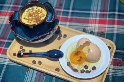 Dégustez un thé aux herbes, découvrez les secrets du café vietnamien et goûtez cinq recettes uniques à hanoï. préparez le vôtre avec un guide local et repartez avec votre filtre phin.