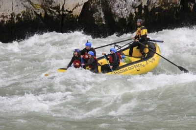 Feel the rush on elaho river’s wild rapids near squamish, with expert guides, all gear provided, and a riverside snack. includes pickup and local stories.