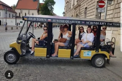 Erlebe krakau hautnah bei einer geführten golfbuggy-tour durch altstadt, jüdisches viertel und schindlers fabrik – inklusive hotelabholung und insider-tipps.