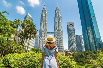 Kuala Lumpur Stadtrundfahrt: Petronas Towers & Batu Caves