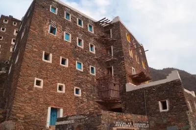 Rijal Almaa heritage tour: 900-year-old village & Jabal Sawda