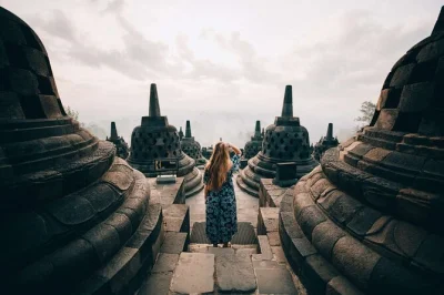 Feel the ancient calm at borobudur’s summit, explore mendut’s quiet stones, and wander prambanan’s reliefs—all with priority entry, transport, and a local guide.