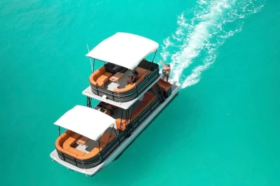 Disfruta un crucero relajado en barbados en un bote de dos pisos, con almuerzo típico bajan, barra libre y snorkel con tortugas marinas—incluye comida del chef y equipo.