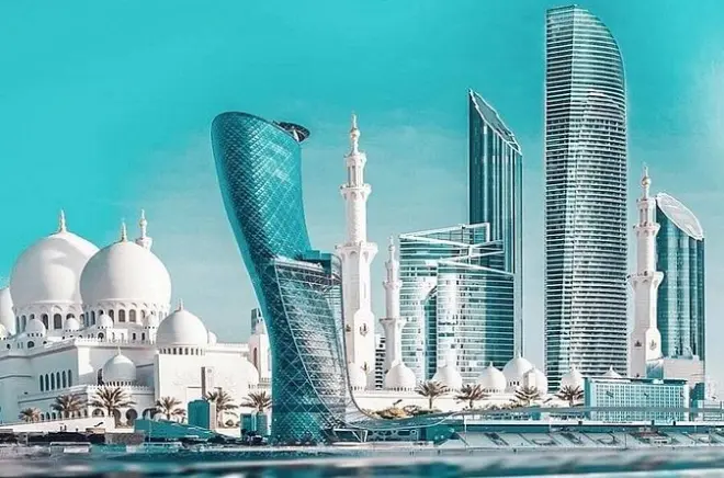Abu Dhabi: Moschee, Louvre & Ferrari World erleben