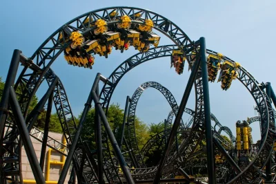 Vive la emoción de alton towers con dos días completos, más de 50 atracciones como nemesis y wicker man, y diversión para toda la familia. entrada instantánea y fechas flexibles.