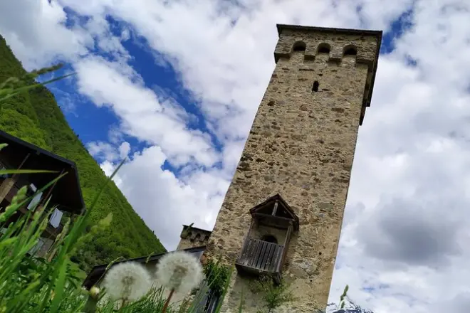 Svaneti Bergdörfer Tour: Ushguli & Shkhara-Gletscher