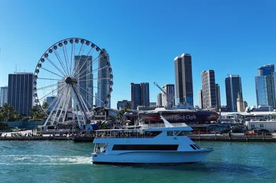 Entdecke miami bei einer sightseeing-bootstour mit blick auf promi-villen, biscayne bay und fisher island. inkl. zweisprachigem guide und einfachem check-in am bayside marketplace.