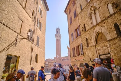 Start your tuscan day trip in florence and wander siena’s medieval streets, enjoy a winery lunch with local pairings, and see pisa’s leaning tower—includes transport.