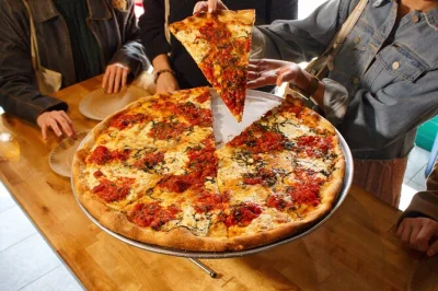 Entdecke greenwich village mit den besten bagels, pizza und tacos bei dieser nyc food tour. genieße sechs kostproben, entdecke berühmte tv-orte und schlendere mit einem lokalen guide.