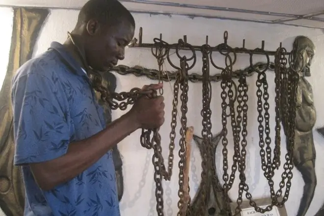 Paseo en bote en Badagry por la ruta del comercio de esclavos
