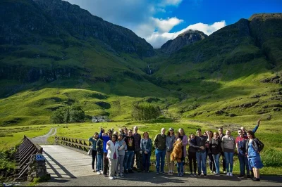Descubre las highlands escocesas en una excursión desde edimburgo a loch ness, con glencoe, rannoch moor y la posibilidad de ver a nessie. incluye transporte y guía.