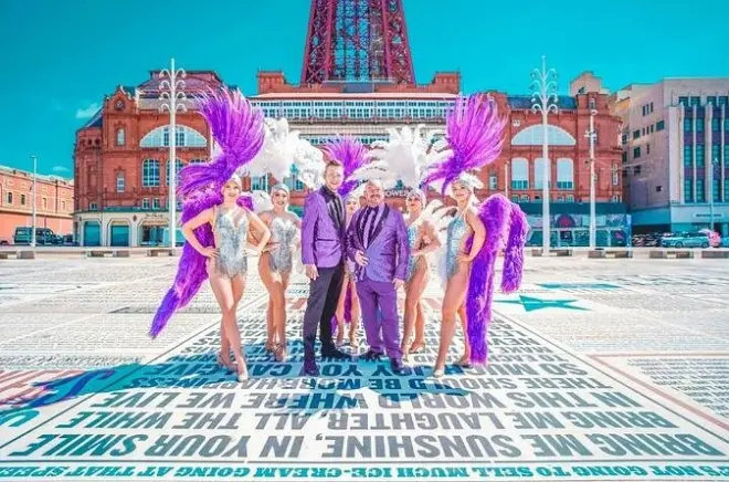 Blackpool live show: Música, dança e comédia à noite