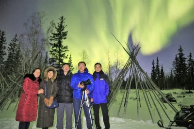 Erlebe in yellowknife die nordlichter-tour entlang des ingraham trail mit stopps an seen, kostenlosen fotos, snacks und abholung. spüre die magie des winters hautnah.