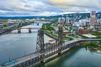 Feel portland’s stories on a city tour with pittock mansion views, the international rose test garden, powell’s city of books, and local neighborhoods. includes pickup.