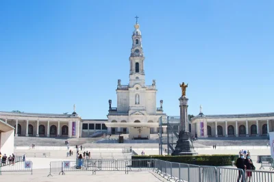 Start your day in lisbon and journey to fátima, nazaré, and Óbidos. visit the sanctuary, taste ginja liqueur, and explore medieval streets with a local guide.