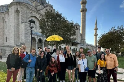 Feel istanbul’s old town on a tip-based walking tour with a licensed guide, mosque visit, grand bazaar stroll, turkish delight tasting, and real local advice.