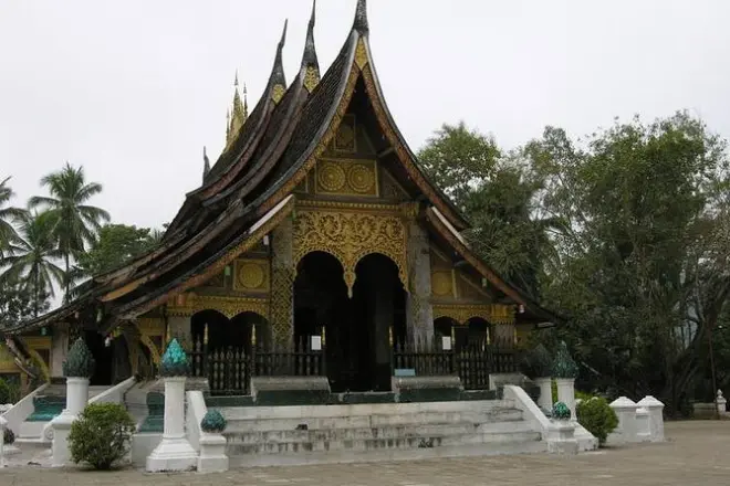 Luang Prabang: Tempel, Palast & Sonnenuntergang am Berg Phousi