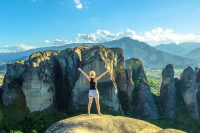 Feel the awe of meteora’s cliffside monasteries on a day trip from thessaloniki. includes transport, english-speaking guide, and lunch in kastraki village.