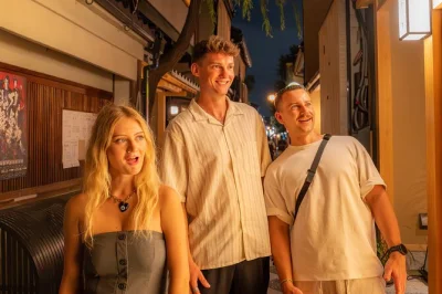 Follow a kyoto local through gion’s lantern-lit alleys, tasting yakitori, sushi, tempura & more at hidden spots. includes 15 dishes, drinks & expert guide.