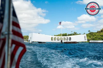 Erlebe pearl harbor und das uss arizona memorial in honolulu. inklusive abholung in waikiki und lokaler führung für einen rundum gelungenen tag.