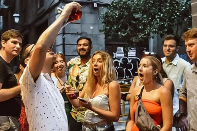 Wander barcelona’s gothic quarter, sample tapas, sip local wines and cava, and laugh with your guide. includes four stops, drinks, snacks, and easy booking.