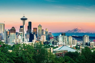 Descubre seattle, sus barrios con encanto y la fuerza de las cataratas snoqualmie en un solo día, con guía local, recogida y snacks incluidos.