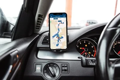 Scopri lo spirito selvaggio di joshua tree in auto con un tour audio guidato, storie originali e una passeggiata bonus a hidden valley. include app e mappe offline.