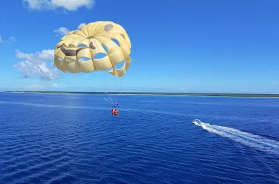 Parasailing Cozumel: 15 Minuten über dem Karibischen Meer