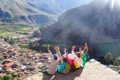 Feel the textures of andean textiles, walk maras salt pools, and explore ollantaytambo’s ancient stones on a sacred valley day trip with hotel pickup included.