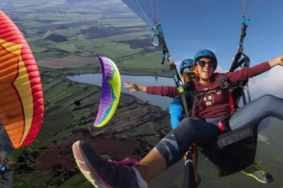 Parasailing in Lazio: 30-40 Minutes with Acrobatics
