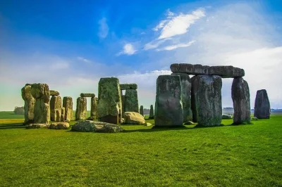 Evita las multitudes en stonehenge con acceso temprano, traslado incluido y entrada al museo. regresa a londres antes de las 2 pm. entrada, transporte y guía incluidos.