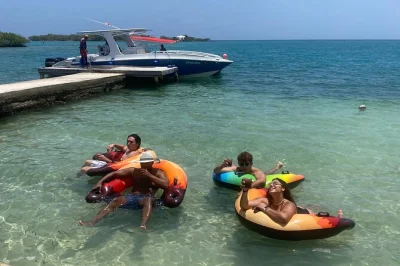 Feel the breeze on a cartagena boat tour to rosario islands with snorkeling, private island time, local lunch, drinks and music. includes gear and guide.
