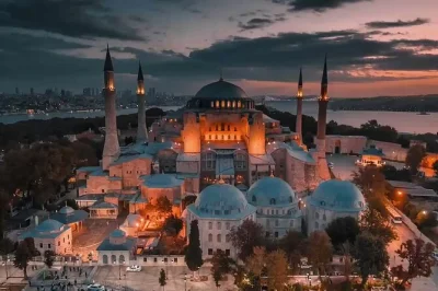 Step into istanbul’s sultanahmet with a local guide, see hagia sophia and blue mosque up close, wander the grand bazaar, and enjoy hotel pickup included.
