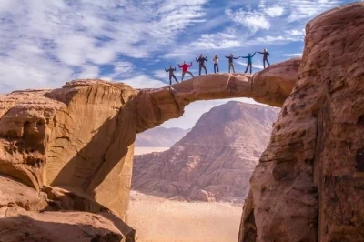 Let a local driver guide you from amman to petra’s ancient wonders and wadi rum’s red sands, with hotel pickup, jeep tour, and bedouin tea along the way.
