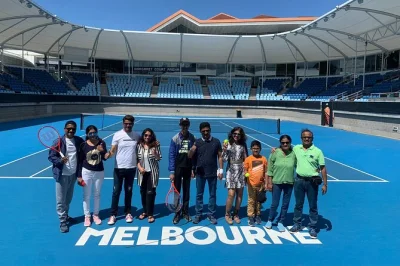 Vivi l’esperienza sui campi blu di melbourne park, esplora il quartiere sportivo della città e assicurati i biglietti per l’australian open a gennaio. racchette, palline, guida e accesso facile i