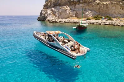 Rhodos entdecken: schwimmen in klaren buchten, schnorcheln bei traganou höhlen und entspannen an den kalithea quellen. inklusive buffet, unbegrenzten getränken und schnorchelausrüstung – einfache