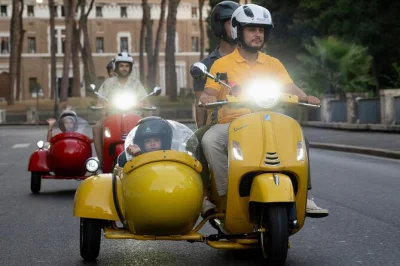 Scopri roma in vespa con sidecar: visita colosseo, vaticano, scalinata di trinità dei monti e molto altro con guide locali. include pick-up, caschi e una pausa gelato.