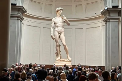Feel the hush of florence’s accademia, skip the line for michelangelo’s david, and hear stories from a local guide. tickets reserved, pay on arrival.